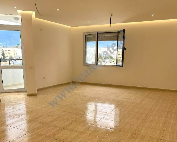Apartament 2+1 ne shitje ne rrugen e Elbasanit ne Tirane